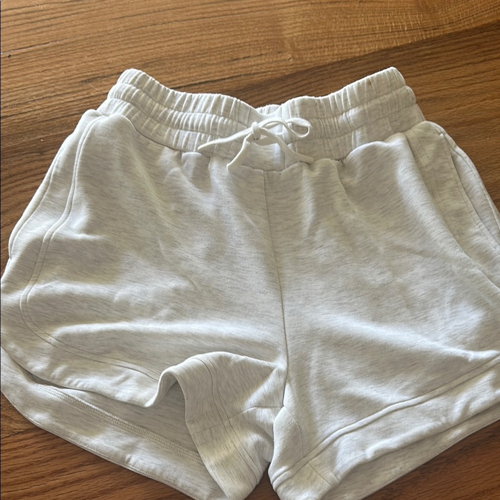 Varley Ollie high rise shorts - 3.5 inseam